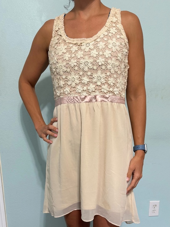 American Eagle Outfitters Dresses & Skirts - American Eagle Lace Dress - Cream Ivory Floral Open Back - Size M